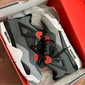 Air Jordan 4 Retro